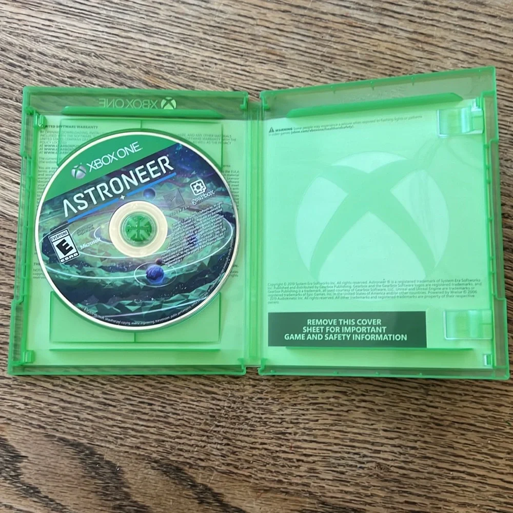 Astroneer for Xbox One - Green Case - tested!
